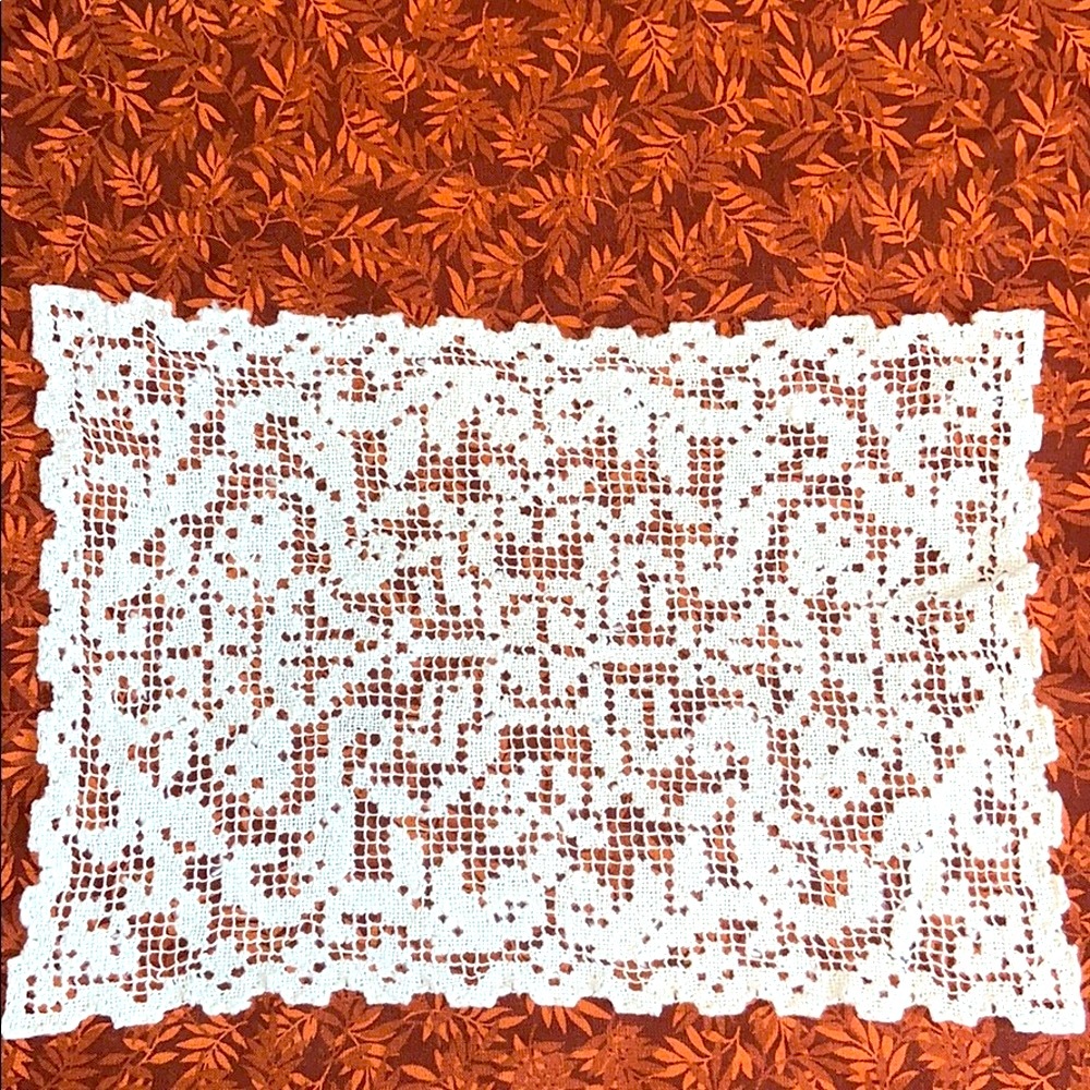 Hand Crafted Matching Vintage Tatted Doilies Upcycle Art Decor Grannycore Vibe - Picture 4 of 4